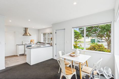 Photo of property in 24 Rangiatea Street, Paraparaumu Beach, Paraparaumu, 5032
