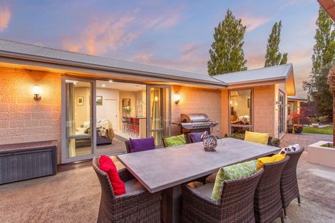 Photo of property in 17 Mataroa Place, Parklands, Christchurch, 8083