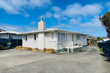 Photo of property in 44 Strid Road, Te Atatu South, Auckland, 0610