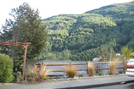 Photo of property in 26 Mackinnon Terrace, Sunshine Bay, Queenstown, 9300