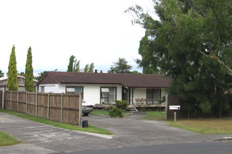 Photo of property in 22 St Margaret Place, West Harbour, Auckland, 0618