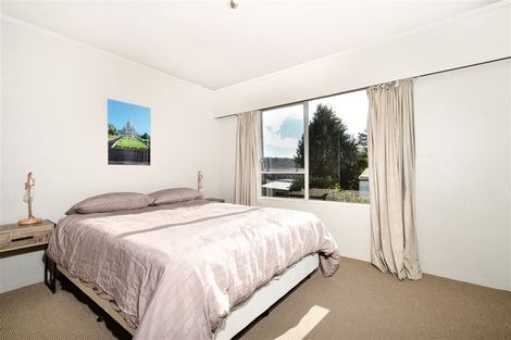 Photo of property in 2/11 Kahika Road, Birkdale, Auckland, 0626