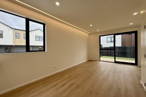 Photo of property in 3/131 Lancaster Road, Beach Haven, Auckland, 0626