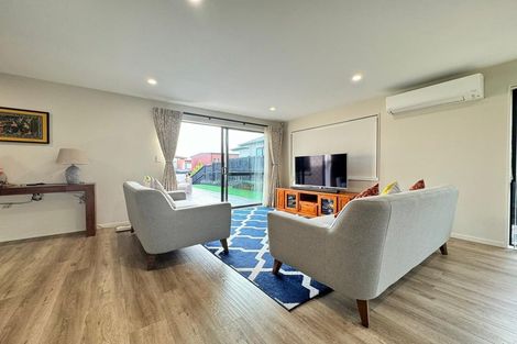 Photo of property in 8 Pakaraka Drive, Papakura, 2110