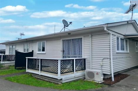 Photo of property in 2/17 West Hoe Road, Orewa, 0931