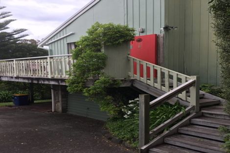 Photo of property in 2/32 Knightsbridge Drive, Forrest Hill, Auckland, 0620