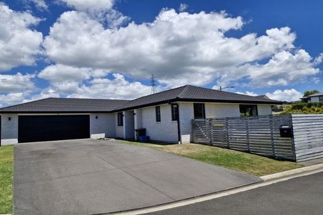 Photo of property in 15 Marsden Place, Hurworth, New Plymouth, 4310