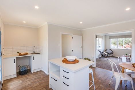 Photo of property in 11 Benmore Avenue, Cloverlea, Palmerston North, 4412