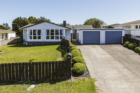 Photo of property in 16 Totara Street, Waiuku, 2123