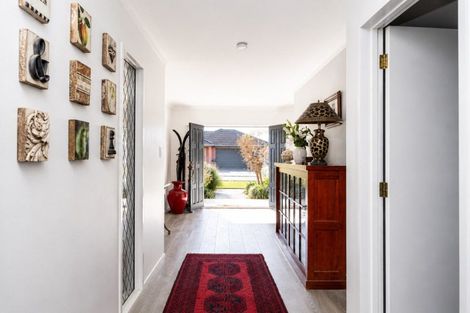 Photo of property in 2 Fern Grove, Taradale, Napier, 4112