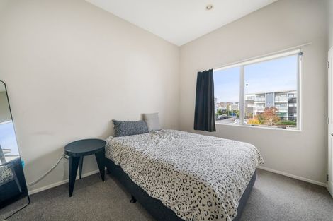 Photo of property in 14/6 Islington Avenue, New Lynn, Auckland, 0600