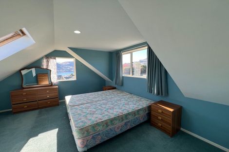 Photo of property in 2 Garland Terrace, Kelvin Heights, Queenstown, 9300