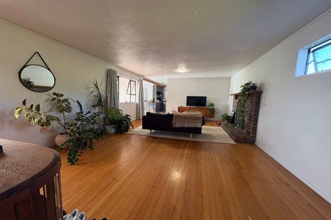 Photo of property in 240 Riverhead Road, Kumeu, 0892