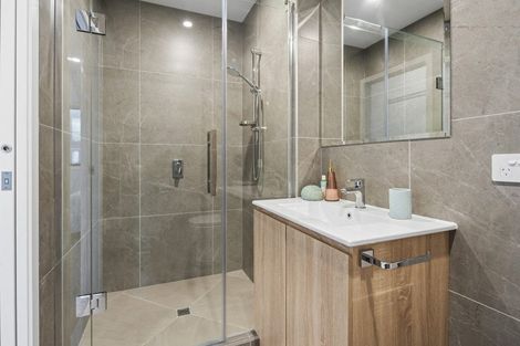 Photo of property in 10/19 Windlass Street, Long Bay, Auckland, 0630