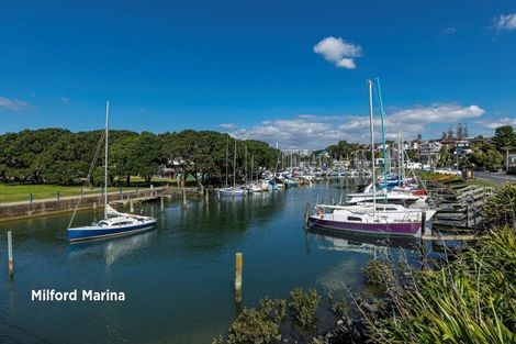 Photo of property in 8b Dallinghoe Crescent, Milford, Auckland, 0620