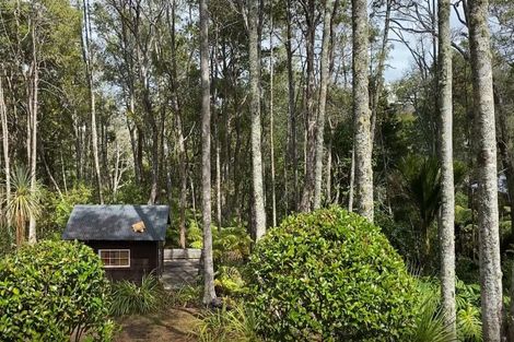 Photo of property in 69 Pupuke Road, Birkenhead, Auckland, 0627