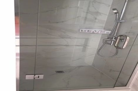 Photo of property in 10 Lilac Lane, Oteha, Auckland, 0632