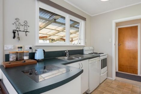 Photo of property in 66 Horoeka Street, Stokes Valley, Lower Hutt, 5019