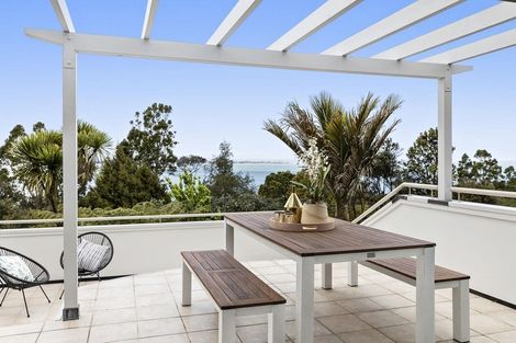 Photo of property in 38 Takahe Road, Titirangi, Auckland, 0604