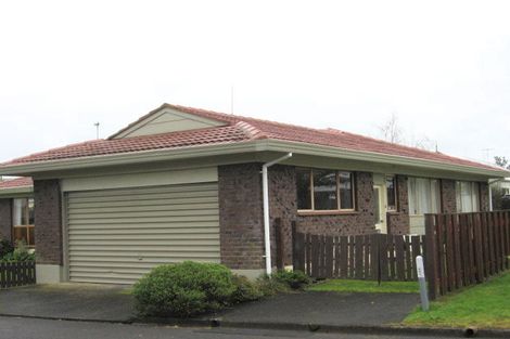 Photo of property in 10 Crestlands Place, Papakura, 2110
