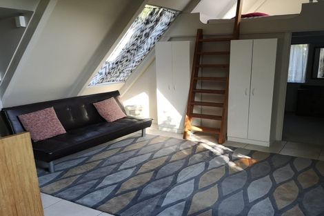 Photo of property in 14-16 Edgeware Road, Wilton, Wellington, 6012