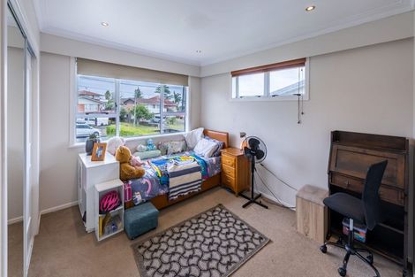 Photo of property in 38 Lynmore Drive, Hillpark, Auckland, 2102