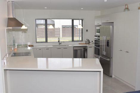 Photo of property in 36 Davaar Crescent, Broomfield, Christchurch, 8042