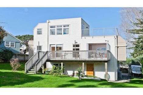 Photo of property in 19a Clairville Crescent, Wai O Taiki Bay, Auckland, 1072