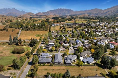 Photo of property in 4 Innes Place, Arrowtown, 9302