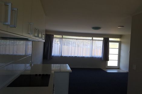 Photo of property in 2/10 Almond Place, Mount Wellington, Auckland, 1060