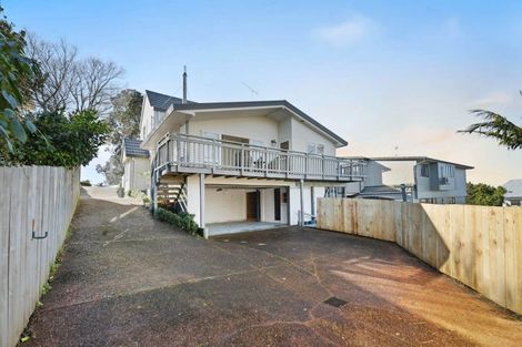 Photo of property in 19 Beach Road, Mellons Bay, Auckland, 2014