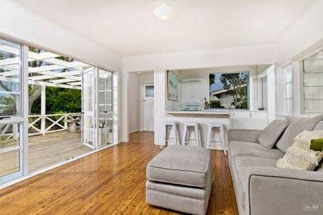 Photo of property in 23 Zealandia Road, Manly, Whangaparaoa, 0930