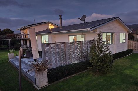 Photo of property in 4 Elder Grove, Paraparaumu, 5032