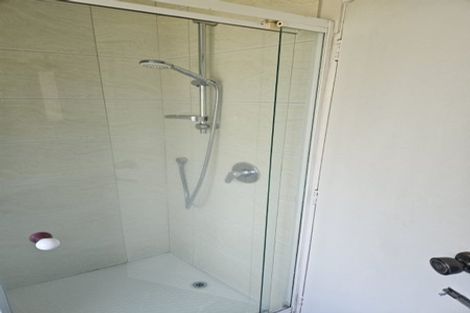 Photo of property in 19 Hiwihau Place, Glenfield, Auckland, 0629