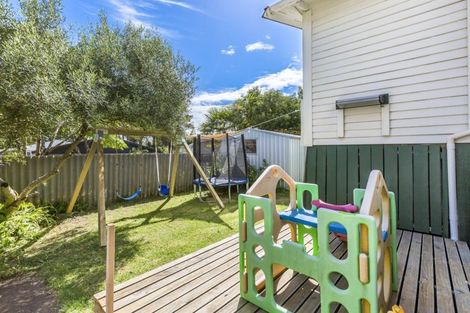 Photo of property in 2/22 Clayburn Road, Glen Eden, Auckland, 0602