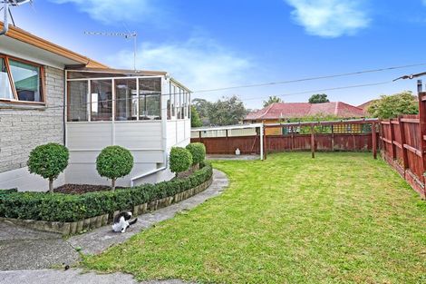 Photo of property in 2/21 Glenmore Road, Sunnyhills, Auckland, 2010