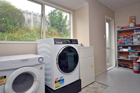 Photo of property in 5 Lorikeet Place, Unsworth Heights, Auckland, 0632