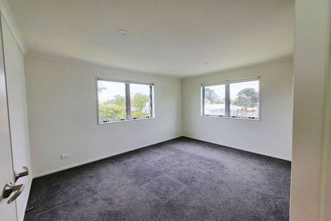 Photo of property in 5c Barberry Lane, Te Atatu Peninsula, 0610