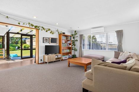 Photo of property in 2/7 Pomelo Road, Te Atatu South, Auckland, 0610