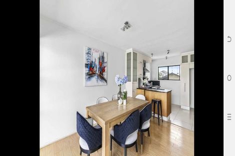 Photo of property in 1/14a Kurnell Drive, Botany Downs, Auckland, 2010