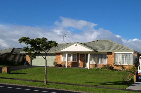 Photo of property in 141 Golfland Drive, Golflands, Auckland, 2013