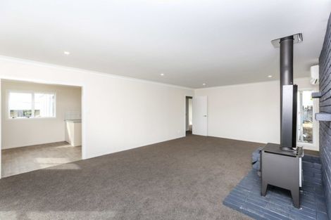 Photo of property in 7 Ross Place, Blagdon, New Plymouth, 4310