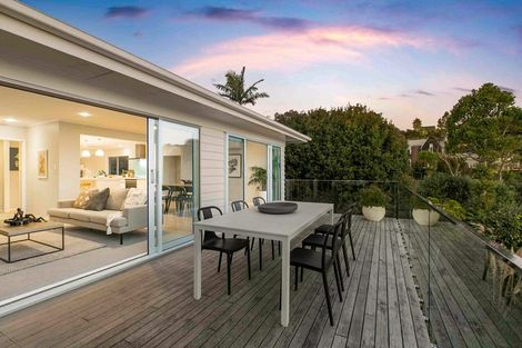 Photo of property in 114 Aeroview Drive, Beach Haven, Auckland, 0626