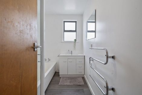 Photo of property in 36 Ross Street, Marton, 4710