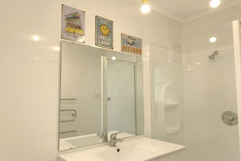 Photo of property in 4 Penryn Drive, Paremata, Porirua, 5026