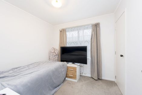 Photo of property in 69 Kemp Road, Massey, Auckland, 0614