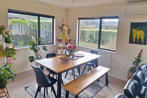 Photo of property in 48 Sunstone Crescent, Brown Owl, Upper Hutt, 5018