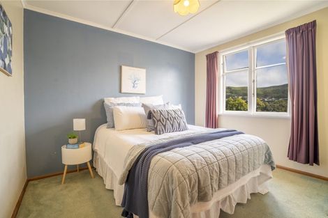 Photo of property in 44 Taylor Terrace, Tawa, Wellington, 5028