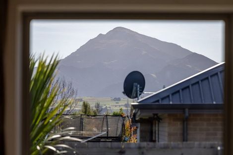 Photo of property in 4 Kingfisher Crescent, Albert Town, Wanaka, 9305