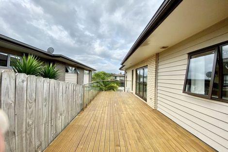 Photo of property in 26 Midhurst Avenue, Henderson, Auckland, 0612
